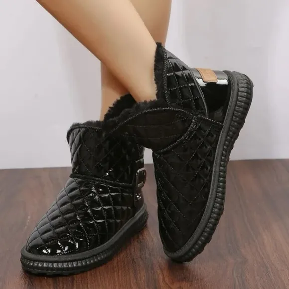 NWOB 🔥Buckle Decor Quilted Thermal Lined Boots🔥