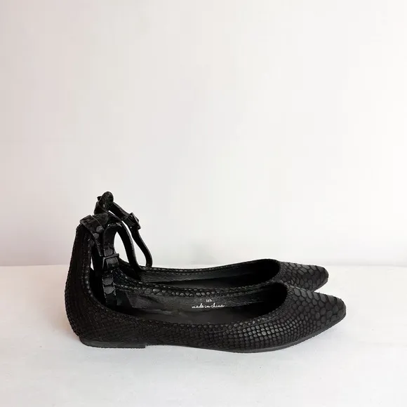 NWOB JOIE Temple Ballet Flats Black Snakeskin Ankle Strap Sz 39