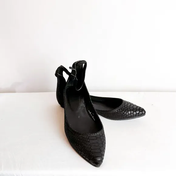 NWOB JOIE Temple Ballet Flats Black Snakeskin Ankle Strap Sz 39