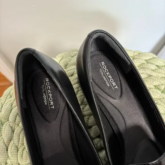 NWOB Rockport Total Motion Esma Black  Leather Square Croc Toe Heel Loafers