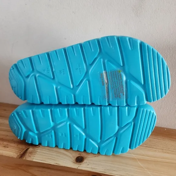 NWOB Top Moda Double Buckle Rubber Blue Slides Sandals Size 7