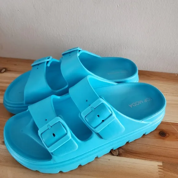 NWOB Top Moda Double Buckle Rubber Blue Slides Sandals Size 7