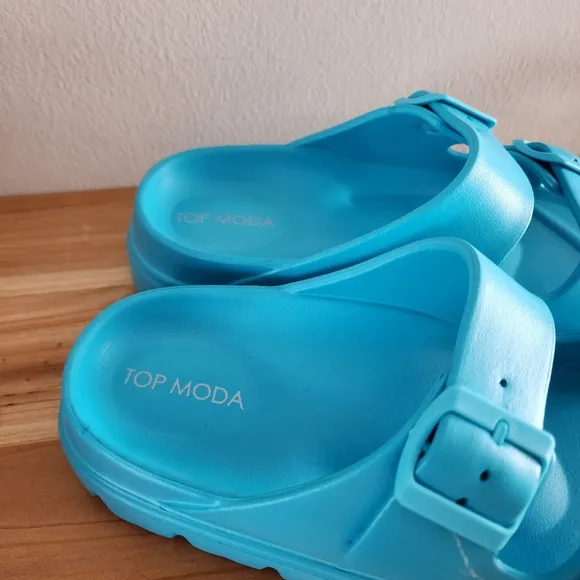 NWOB Top Moda Double Buckle Rubber Blue Slides Sandals Size 7