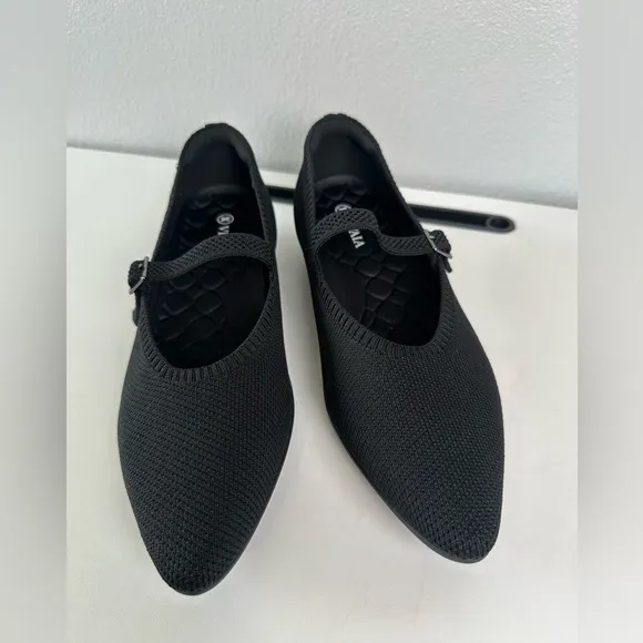 NWOB** Vivaia Lightweight Pointed-Toe Mary-Jane Flats Washable Black Size 40.5