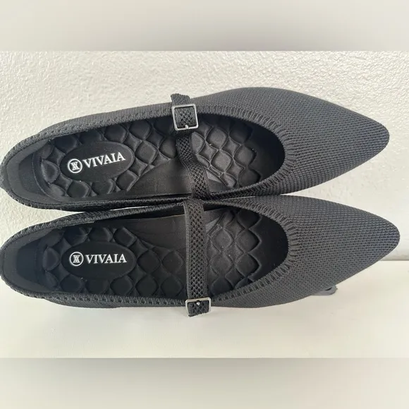 NWOB** Vivaia Lightweight Pointed-Toe Mary-Jane Flats Washable Black Size 40.5