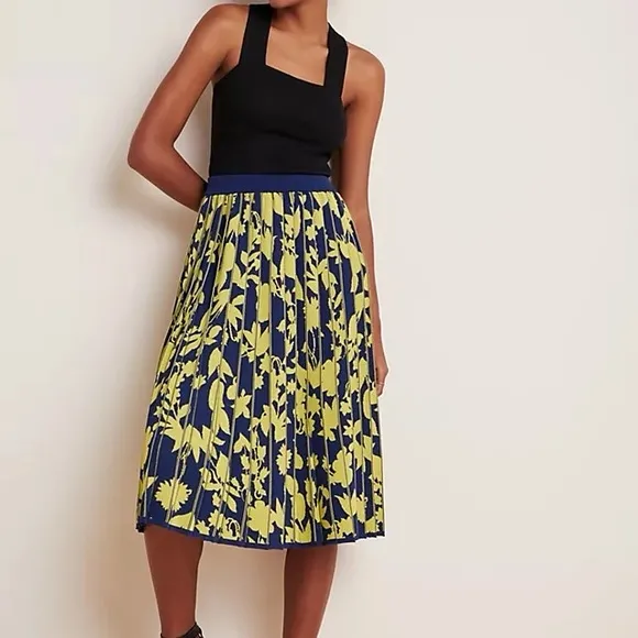NWOT Anthropology floral Leandra pleated sweater skirt size M
