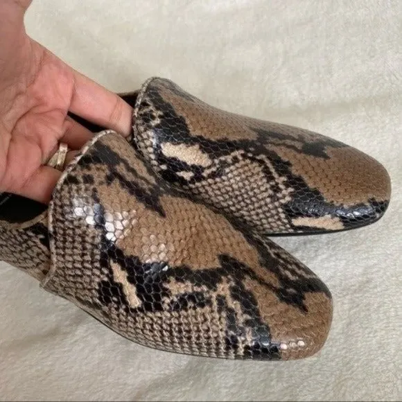 NWOT Aquatalia Revy Soft Nappa Flat Snake-Print Loafers Size 6.5