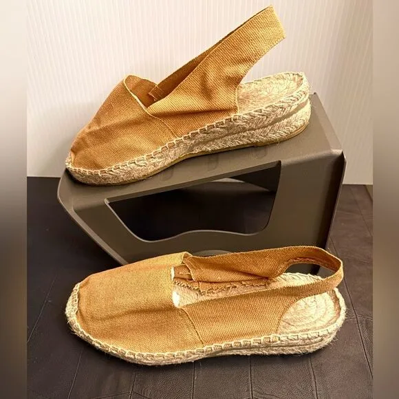 NWOT Artesania Espadrilles Wedge Slingback