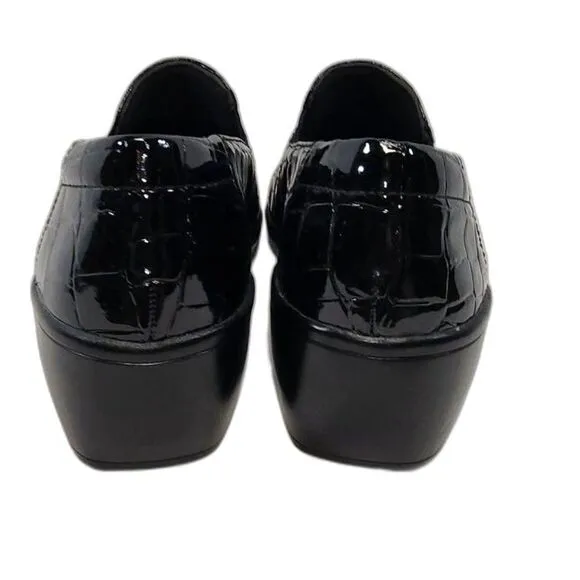 NWOT Clarks Bendables Black Slip On Shoes Size 6M