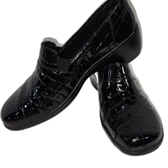 NWOT Clarks Bendables Black Slip On Shoes Size 6M