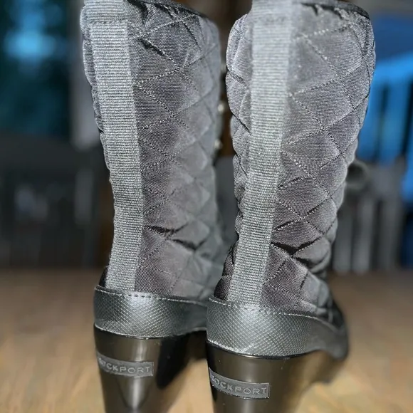 NWOT Rockport Boots Womens 10 Lorraine Winter BLACK Canvas Quilted WEDGE