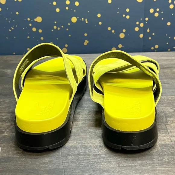 NWOT Sorel Roaming Sport Slides Neon Yellow Size 8.5