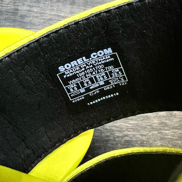NWOT Sorel Roaming Sport Slides Neon Yellow Size 8.5