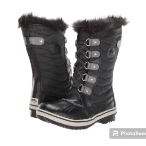 NWOT Sorel Tofino ll Boots Unisex Boy Girl SZ 3 Faux Fur Waterproof Cold Weather