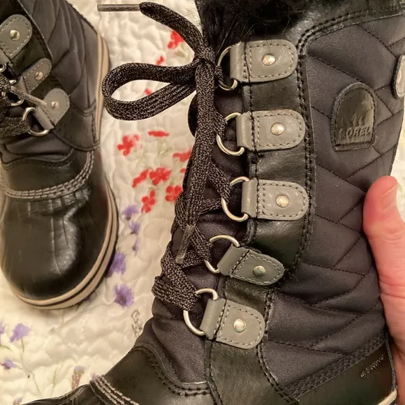 NWOT Sorel Tofino ll Boots Unisex Boy Girl SZ 3 Faux Fur Waterproof Cold Weather