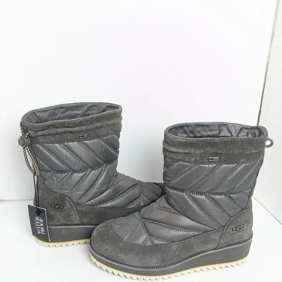 NWOT UGG Beck waterproof winter boots