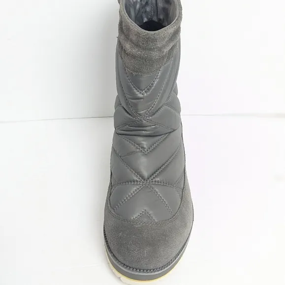 NWOT UGG Beck waterproof winter boots