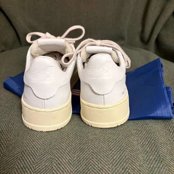 NWT Autry Medalist Low Sneakers Dallas TX White Leather Women’s fashion size 37
