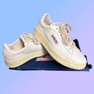 NWT Autry Medalist Low Sneakers Dallas TX White Leather Women’s fashion size 37