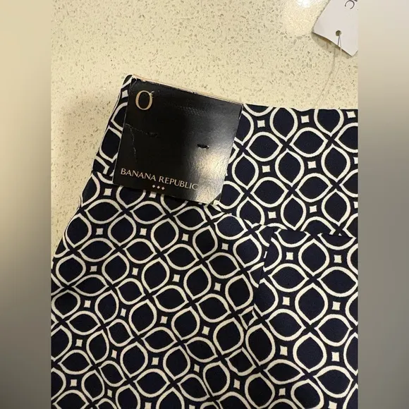 NWT BANANA REPUBLIC Women’s Black White Print Simple Chic Mini Pencil Skirt XS 0