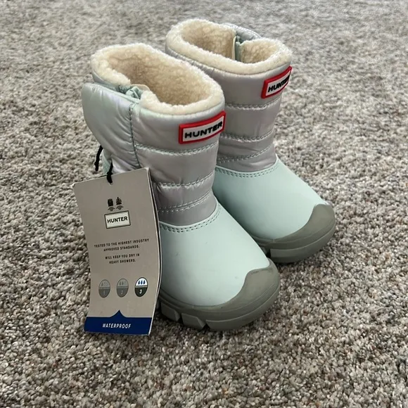 NWT Hunter Intrepid Nebula Snow Boot