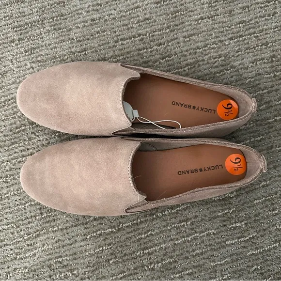 NWT LUCKY BRAND Charsa2 Soft Suede Slip On Loafers Size 9.5M Tan