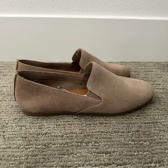 NWT LUCKY BRAND Charsa2 Soft Suede Slip On Loafers Size 9.5M Tan