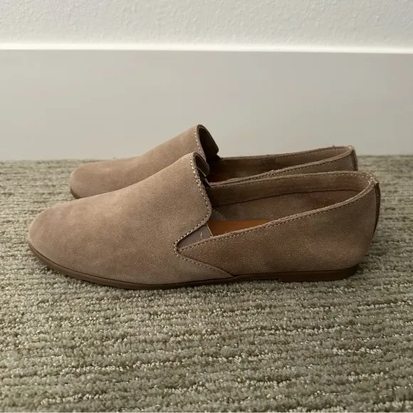 NWT LUCKY BRAND Charsa2 Soft Suede Slip On Loafers Size 9.5M Tan