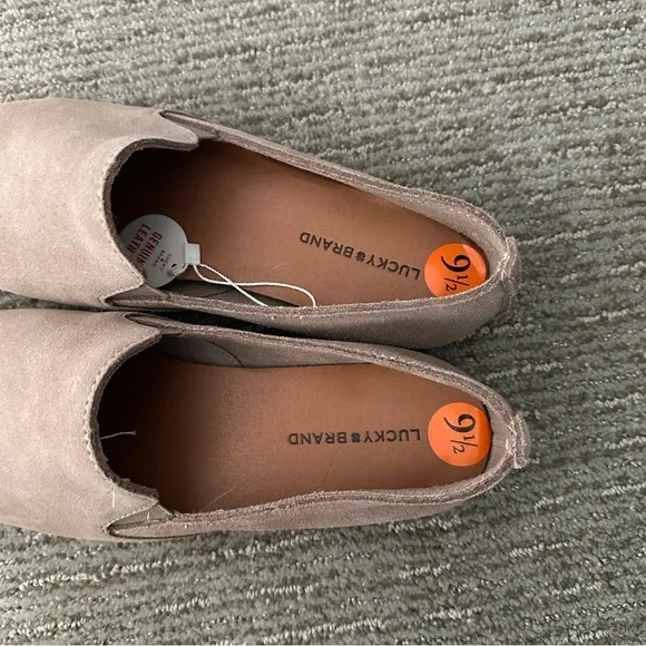 NWT LUCKY BRAND Charsa2 Soft Suede Slip On Loafers Size 9.5M Tan