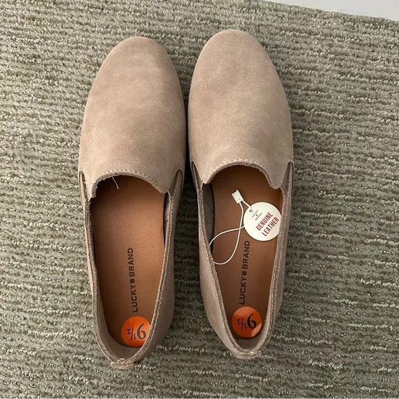 NWT LUCKY BRAND Charsa2 Soft Suede Slip On Loafers Size 9.5M Tan