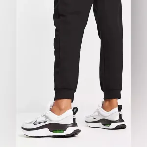 NWT Nike Air Max Bliss sneakers in white and silver