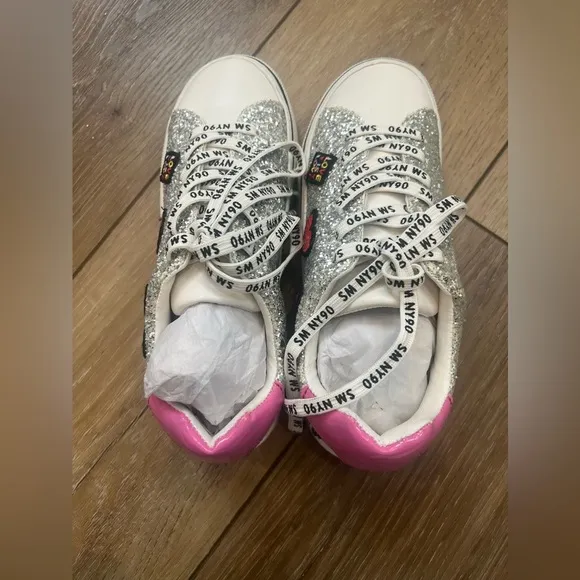 NWT - Steve Madden - Fashion Glitter Sneakers - 4M
