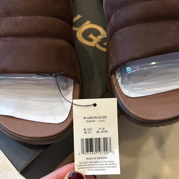 NWT UGG slides sz 10 men’s in brown​