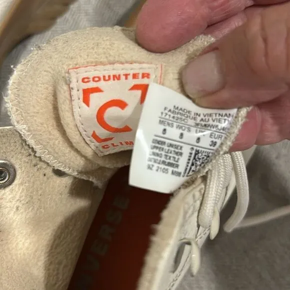 NWT Waterproof Converse Leather Chuck Taylor Lugged 2.0 Counter Climate Platform