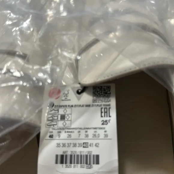 NWT. Zara Off White Faux Leather Low Heel Lug Sole Platform Loafers. Size 9.
