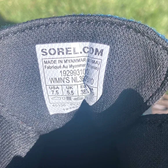NWT/NIB Sorel Out and About Plus Black/Blue Plaid Waterproof Ankle Boots (7.5)