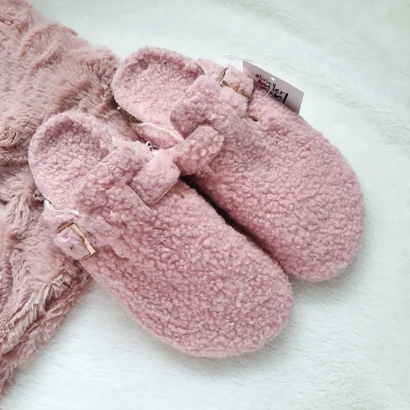 Olivia Miller Faux Fur Sherpa Buckle Strap Slip On Cork Flats Blush 2 NEW