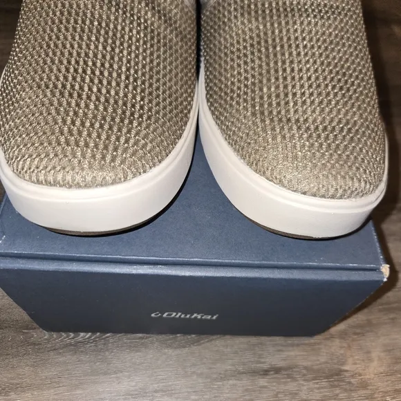 OluKai‎ Lea'ahi 14 M  Lightweight Slip On Sneakers Beige Textile Rubber S…