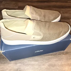 OluKai‎ Lea'ahi 14 M  Lightweight Slip On Sneakers Beige Textile Rubber S…