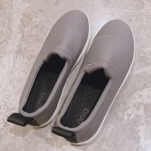 Onia Wyatt Slip-On Sneakers Grey White Size 10 MSRP $175.00