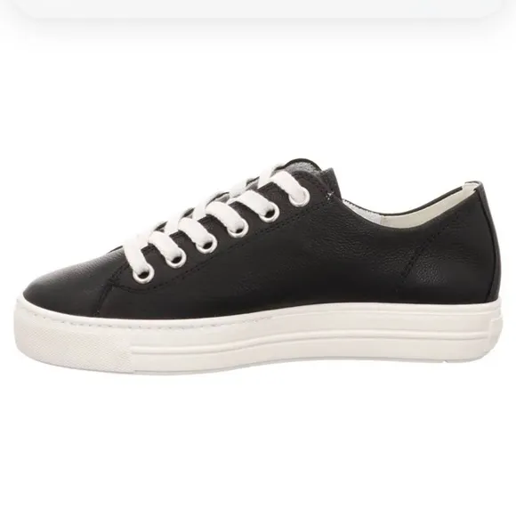 Paul Green Tamara CupsoleSneaker (Women) black/white Uk 5 US 7.5 gently used