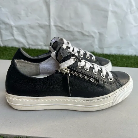 Paul Green Tamara CupsoleSneaker (Women) black/white Uk 5 US 7.5 gently used