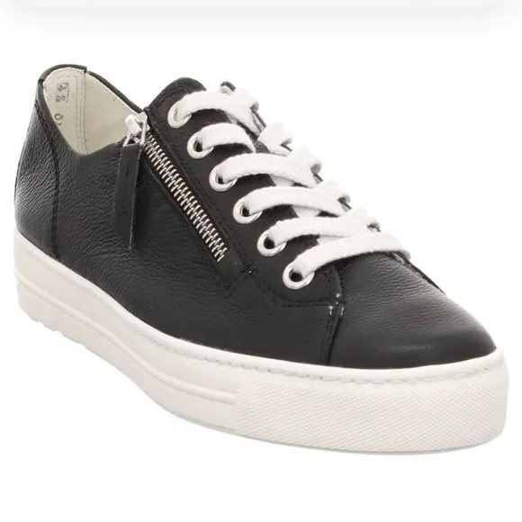 Paul Green Tamara CupsoleSneaker (Women) black/white Uk 5 US 7.5 gently used