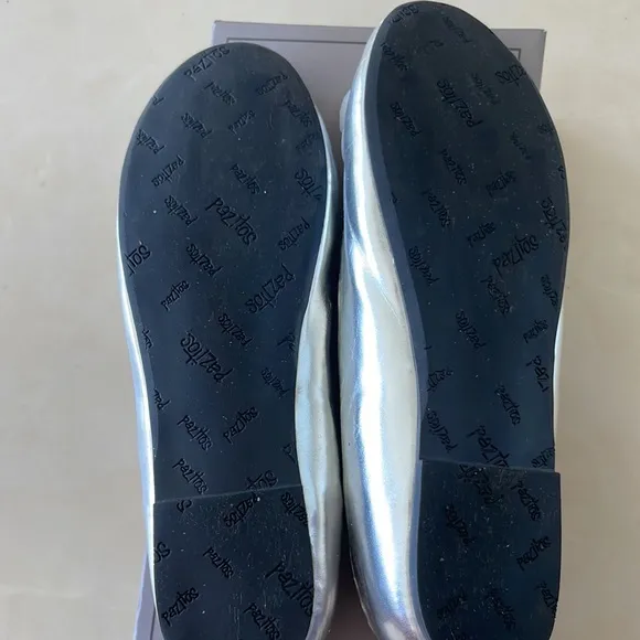 Pazitos Big Girls Silver Silk Flower Slip On Dress Flats-Size 36 (US Size 4)