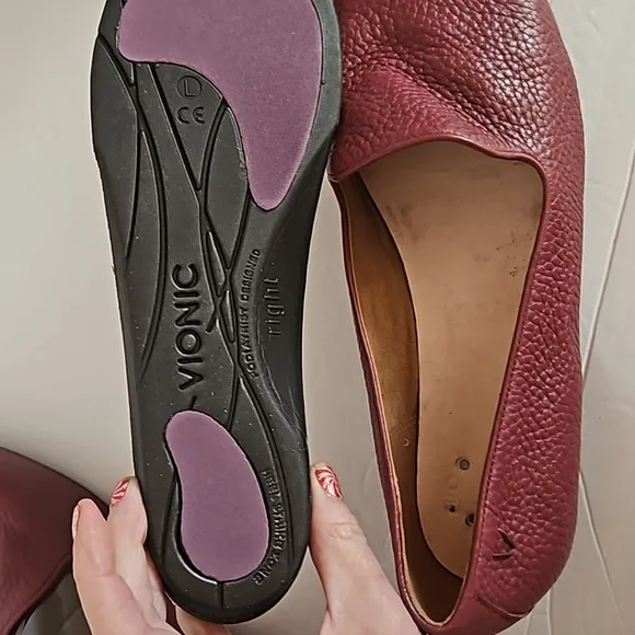 Pebbeled leather Vionic Loafers slip on shoes  NWOT htf 11