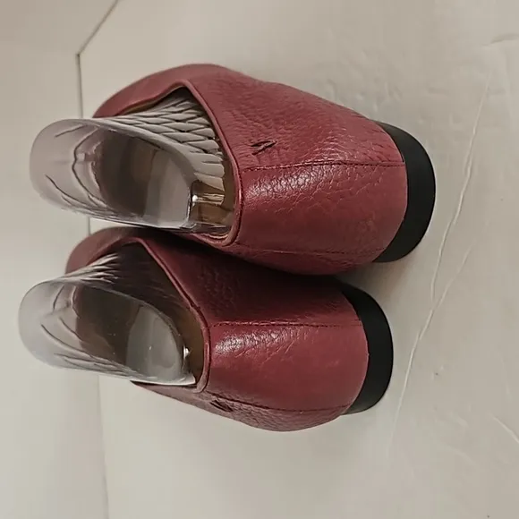 Pebbeled leather Vionic Loafers slip on shoes  NWOT htf 11