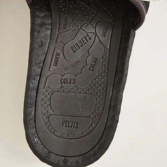 Pharrell Williams Chancletas HU Slides