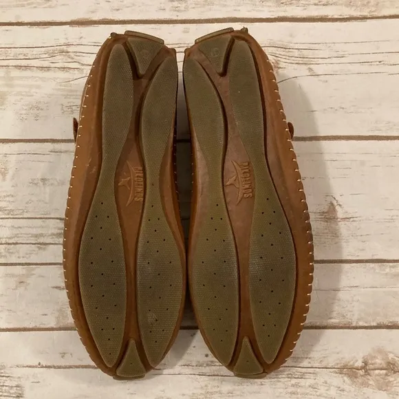 PIKOLINOS JEREZ Leather Ballet Flats With Die-Cut Floral Design 41/10-10.5