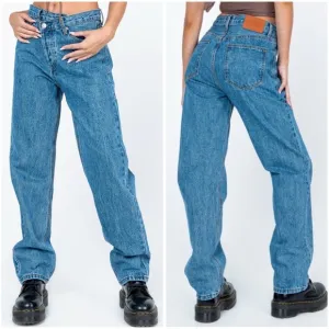 Princess Polly Holly Asymmetric Straight Leg Mid Wash Cotton Denim Jeans Size 2