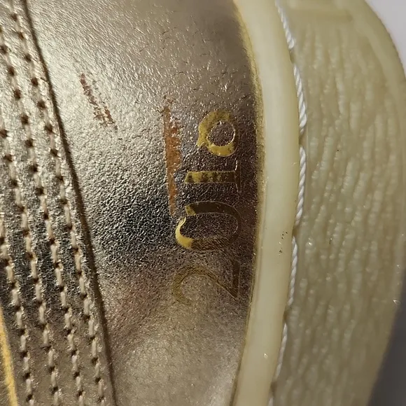 Puma Suede Classic 50th Anniversary Metallic Gold sneakers (mens size 9.5)
